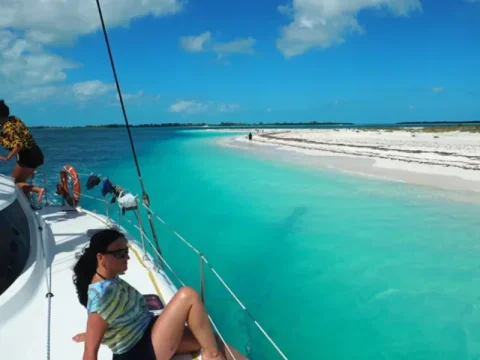 Media Luna - Luxury Yacht Charter