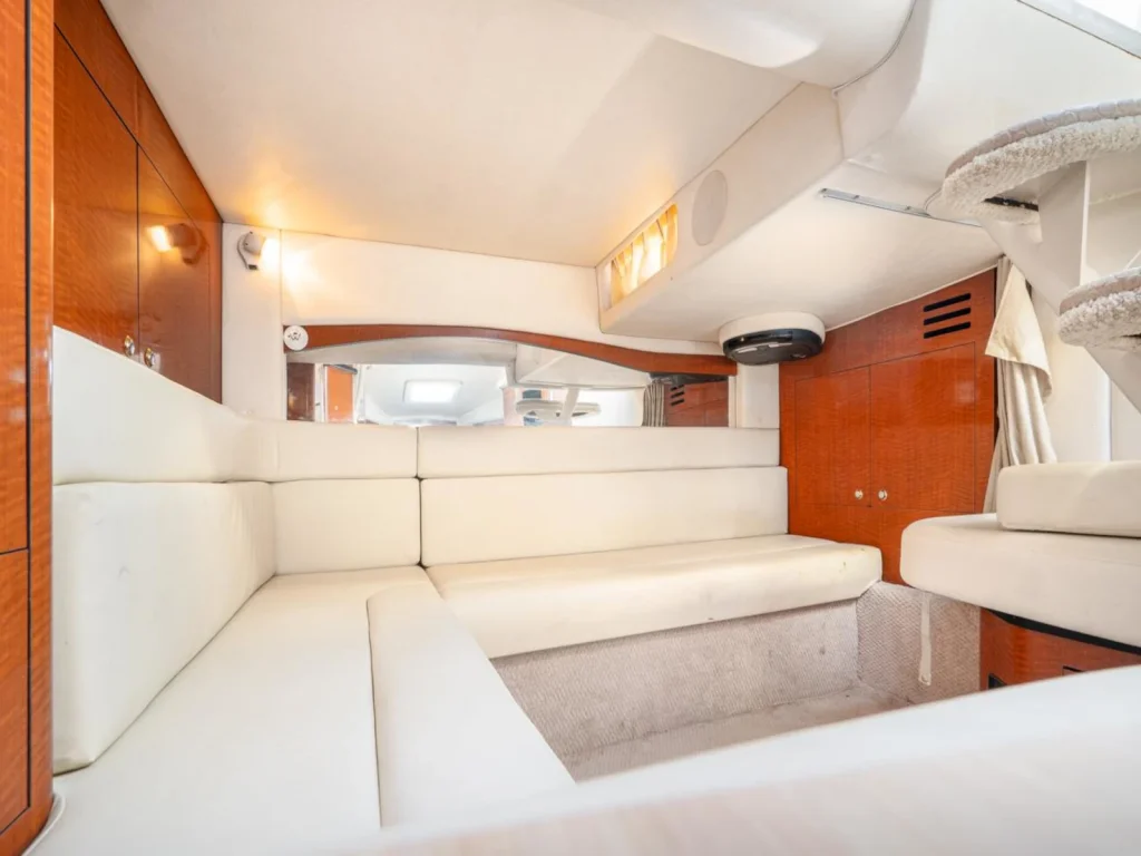 Picaflor Yacht Charter 11