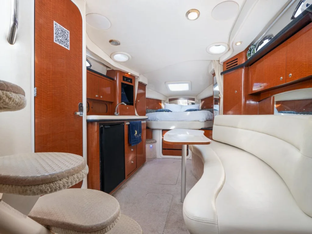 Picaflor Yacht Charter 12