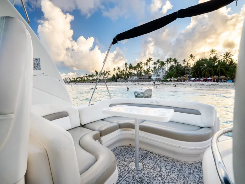 Picaflor Yacht Charter 2