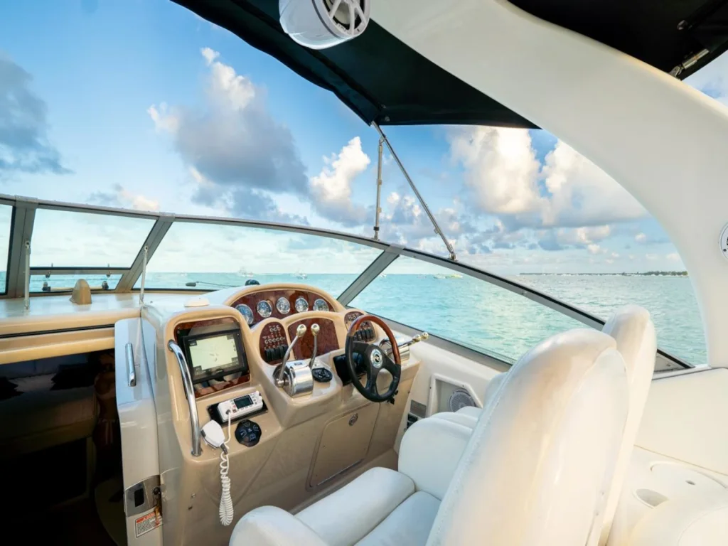 Picaflor Yacht Charter 4