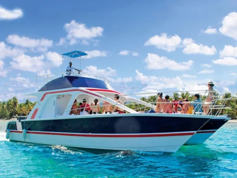 Saint Mary Catamaran - Luxury Yacht Charter